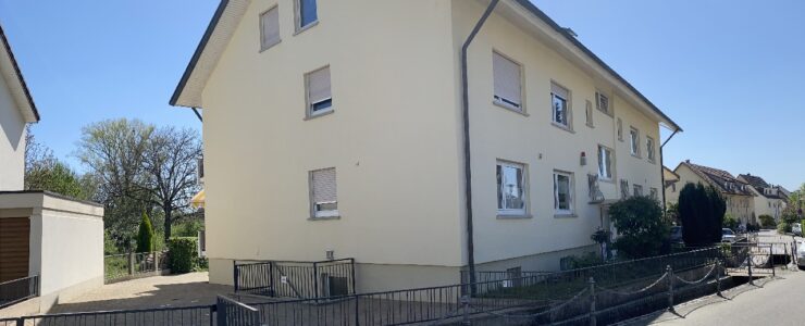 Vermietet! Dachwohnung mit 2 bis 3 Zimmer, Küche, Bad.
